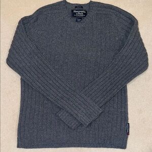 A&F wide-ribbed v-neck sweater (size L)